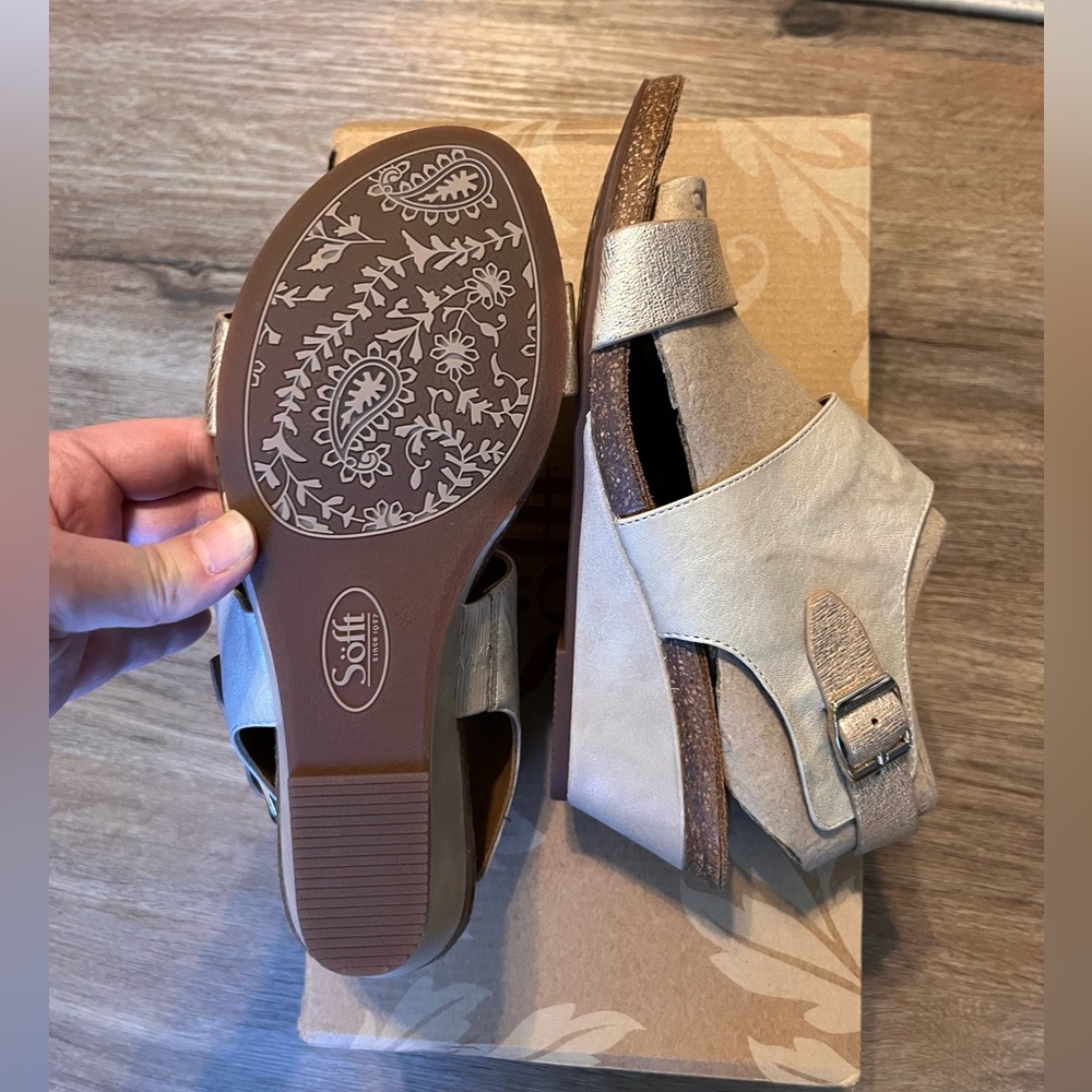 NWB SOFFT Wedge 7.5 Wide